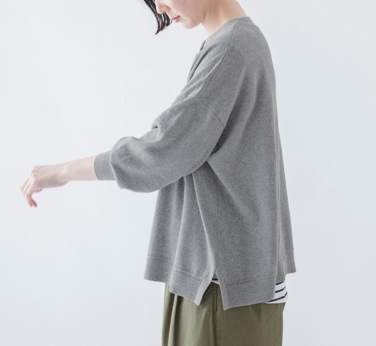 &yarnのわたしの定番カーディガン(グレー)の袖