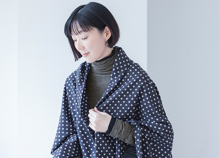 &yarn 重ね着上手のウール混タートルネックの杢グレーレイヤード 羽織有り
