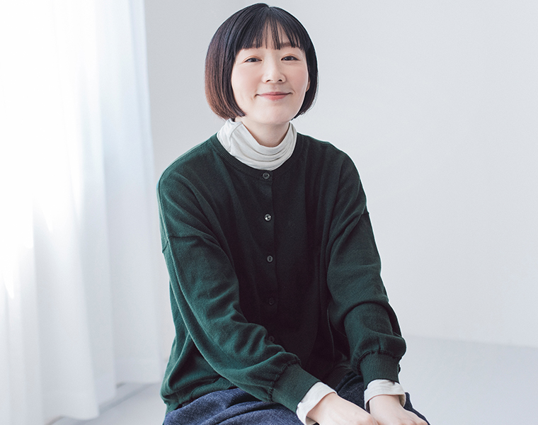 &yarn 重ね着上手のウール混タートルネックのナチュラル上半身寄り