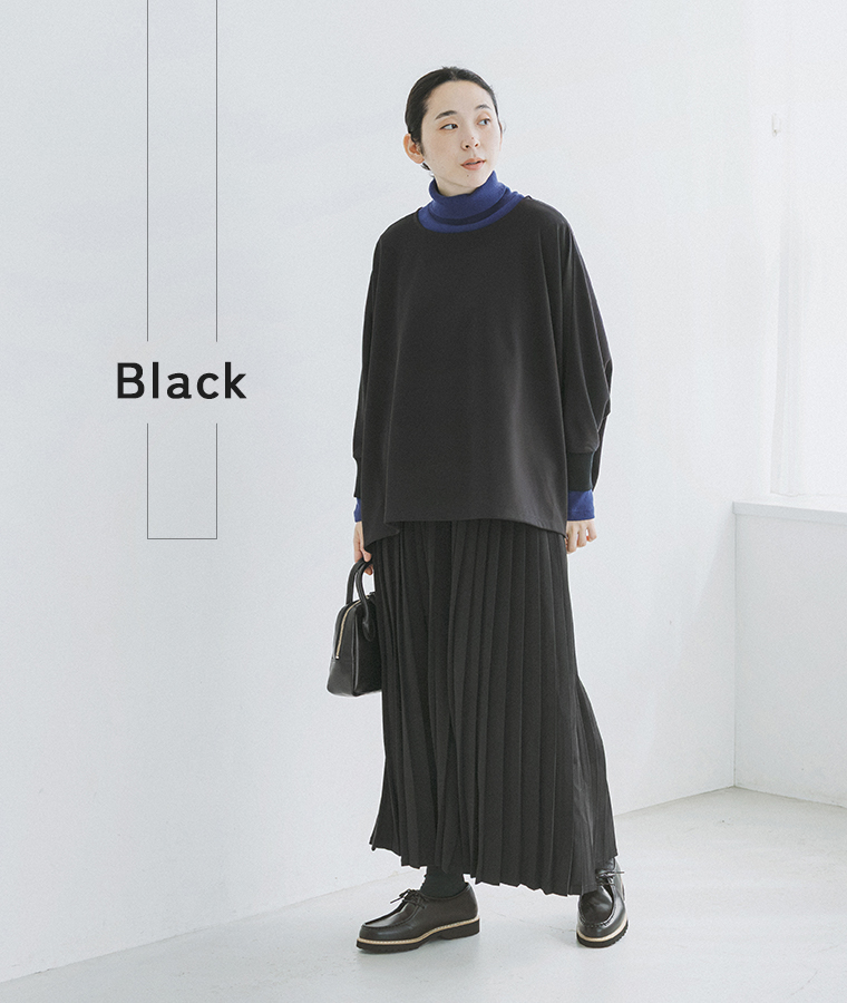 ブラックのブラックソール モカをプリーツパンツに合わせたコーディネート