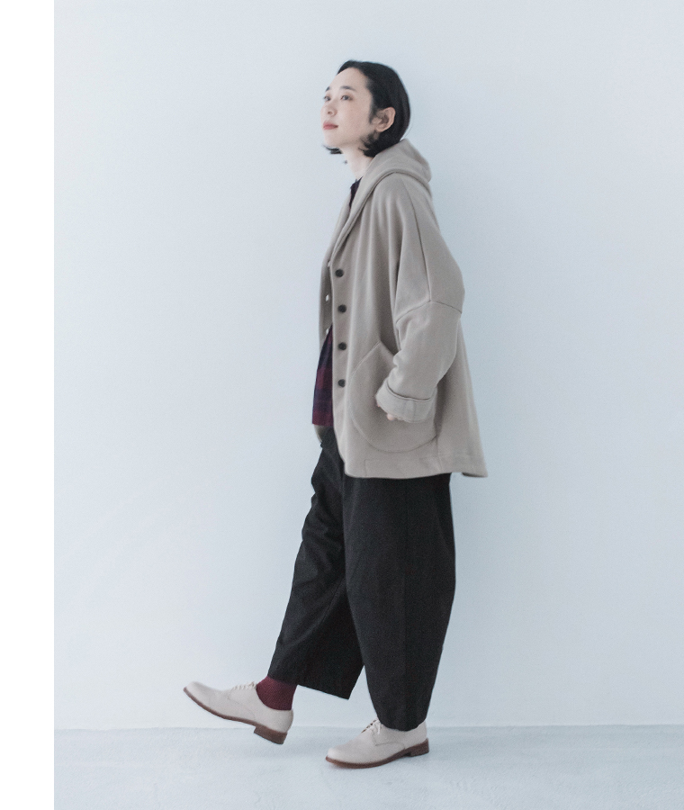 TANG 裏毛ショールカラーカーディガン(グレージュ)の全身横