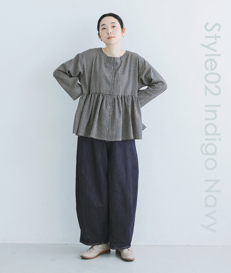 &yarn デニムバレルパンツ(インディゴネイビー)のアレンジスタイル全身前