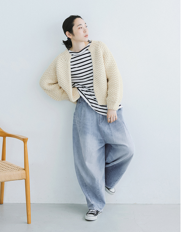 &yarn デニムバレルパンツ(ブリーチ)の全身前