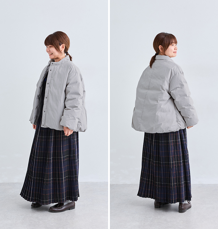 &yarn ふんわり軽量ちび襟ダウンジャケット スタッフ浜田の着用感  全身横と後ろ