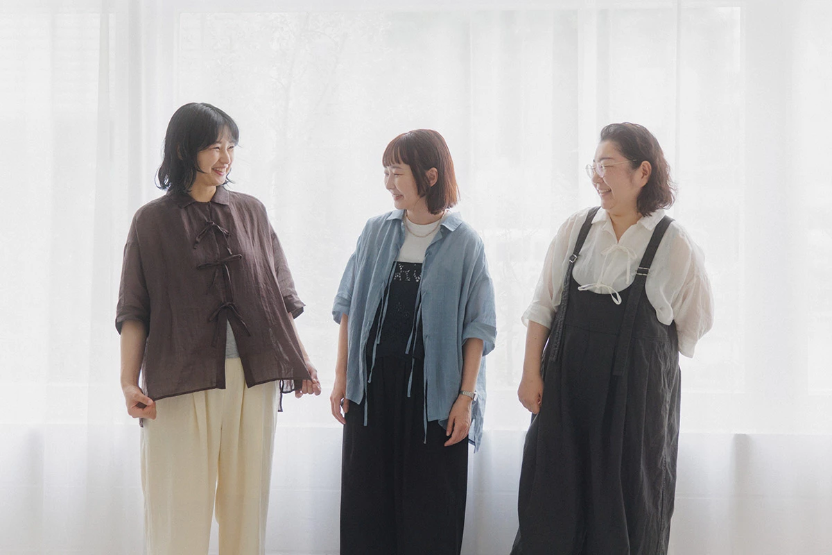 スタイリスト玄長なおこさんと初コラボ！「凛と涼しく、かっこよく」こだわりのブラウス＆パンツができました