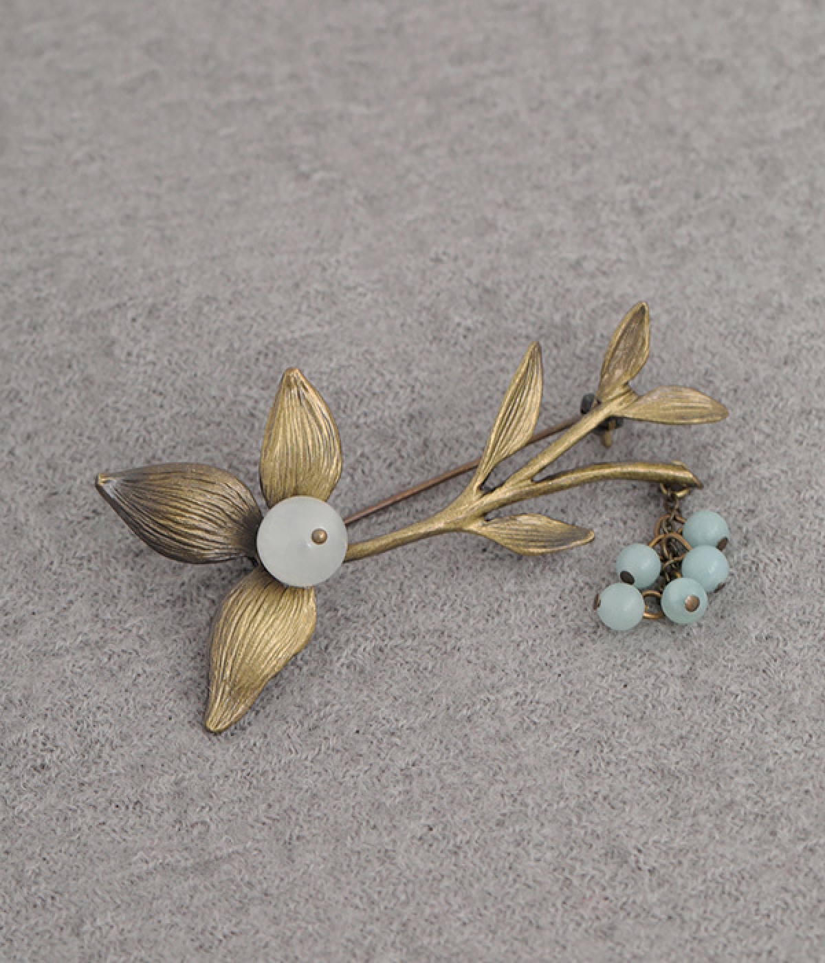 実揺らし真鍮ブローチ（ADIEU TRISTESSE）の商品詳細