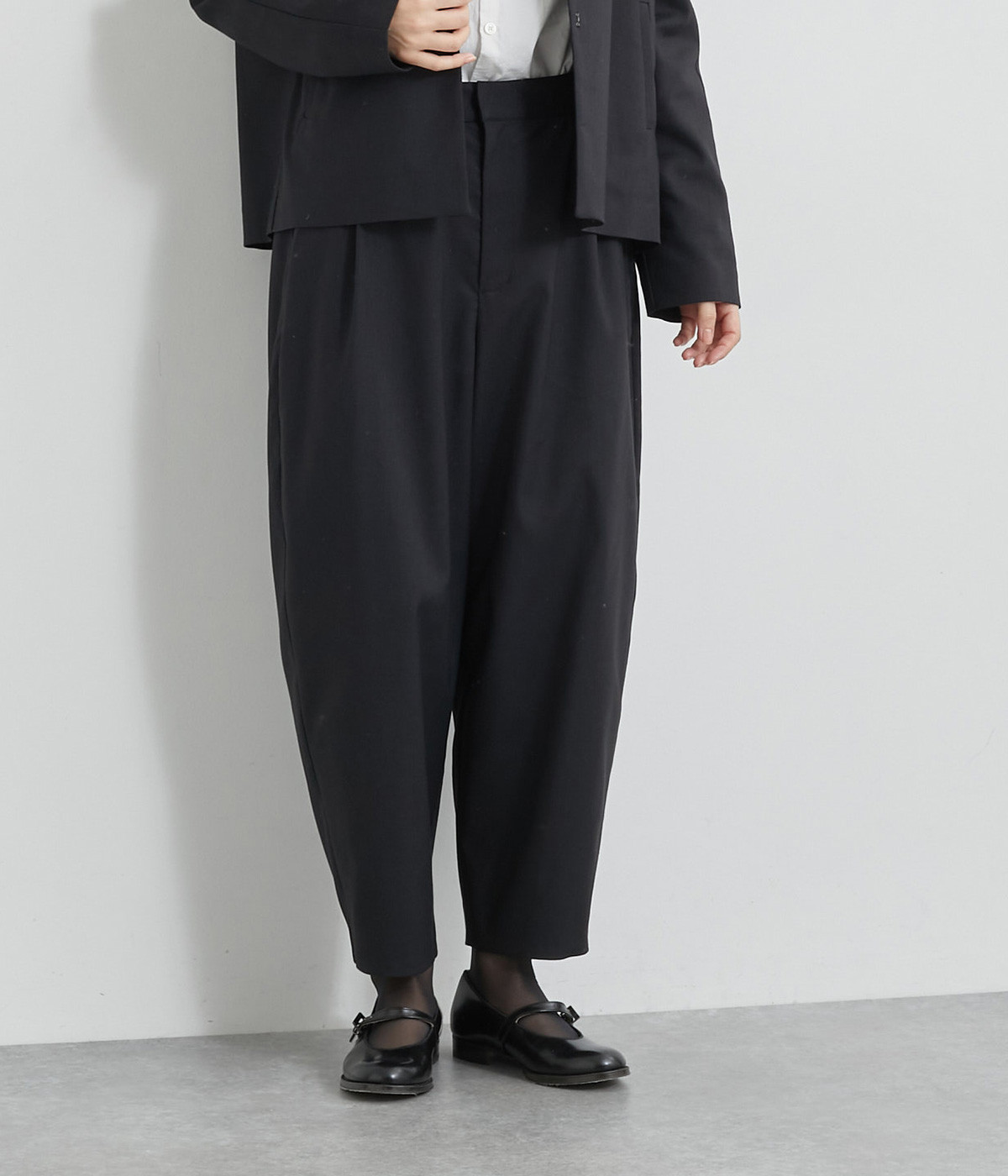 リネン混ストレッチセミテーパードパンツ（conges payes ADIEU