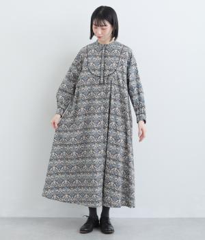 リバティプリント　ストロベリーシーフワンピース