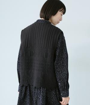 コットン中綿ダブルガーゼ刺繍ベスト(ブラック-38)