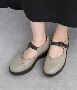 ウェッジヒールワンストラップシューズ