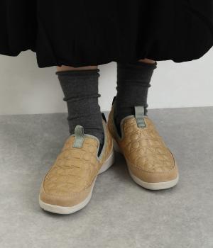 ロゴデザインキルティング 撥水モックシューズ