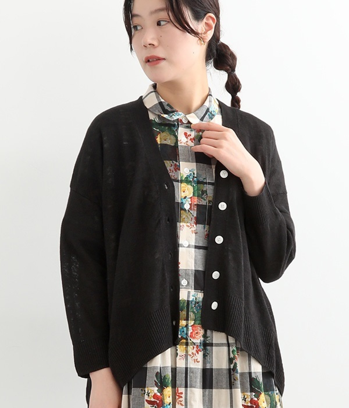 UVカットリネン Vネックカーディガン（mao made）の商品詳細