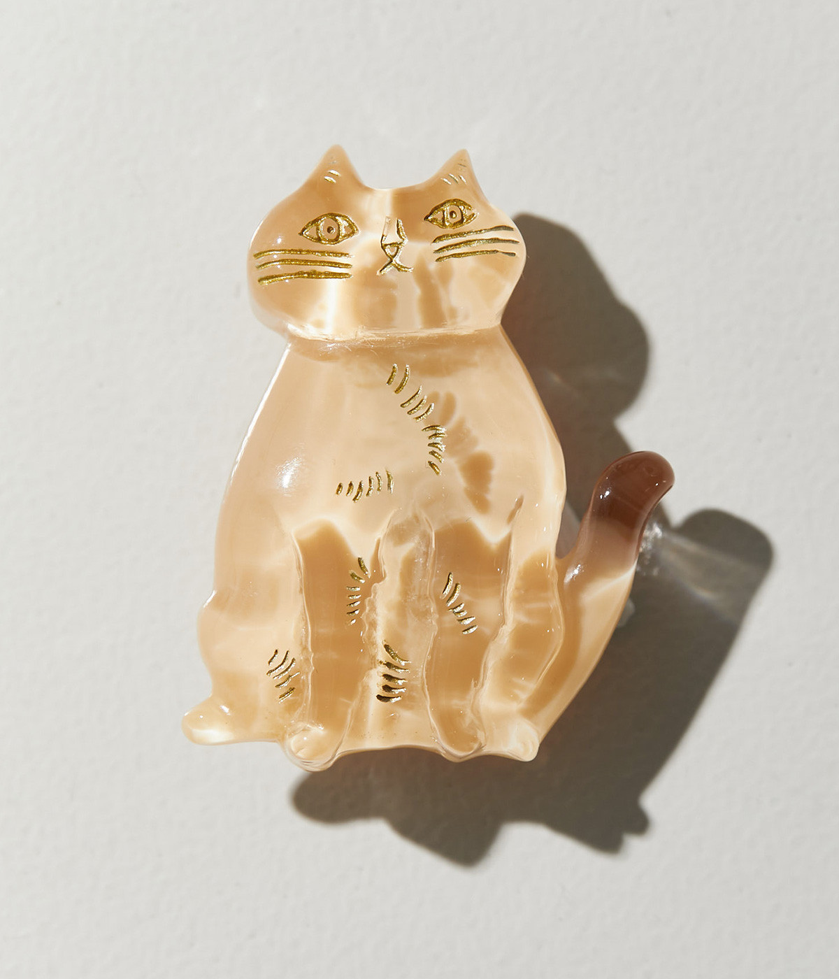 TORANEKOBONBON　ぽってりネコ樹脂ブローチ