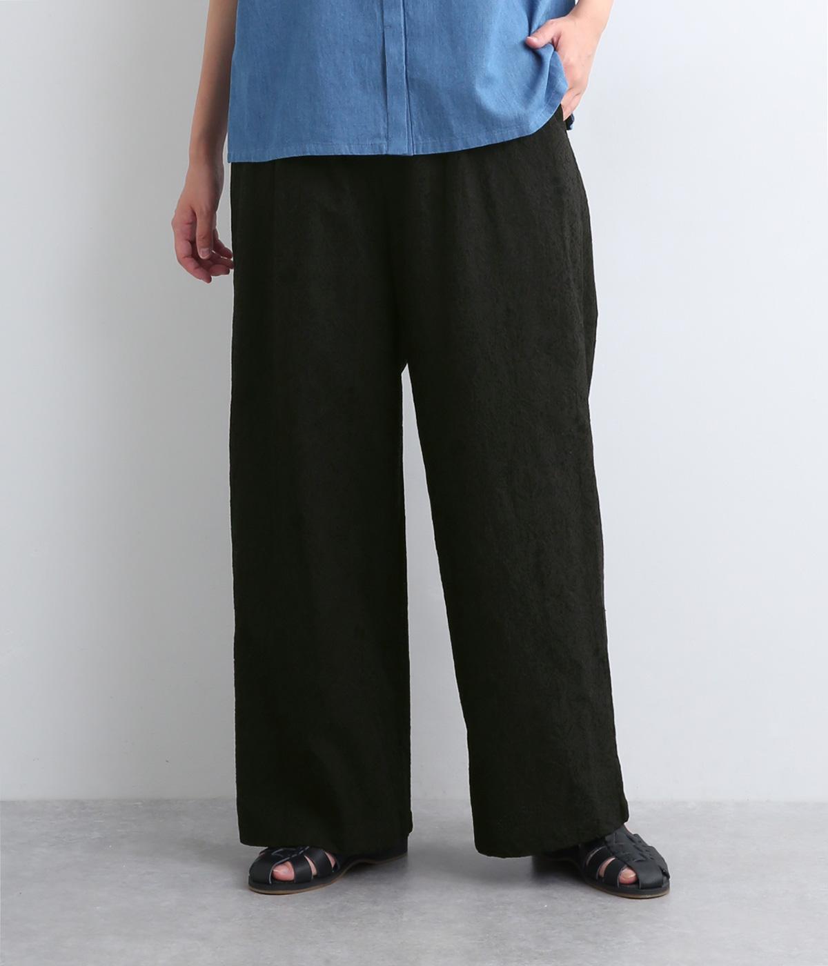 チキンエンブロイダリーフロントタックストレートパンツ(ブラック-ONESIZE)
