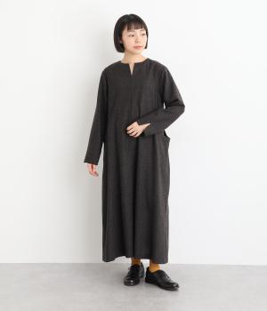 エターミン　ノーカラーワンピース