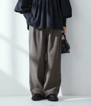 ブランケットで作ったシックなパンツ