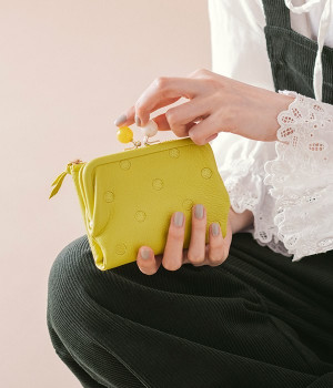 一部別注｜二つ折りがま口財布(イエロードット-ONESIZE-【コラボ】)