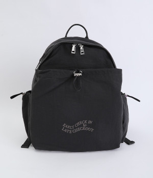 ドロスト刺繍リュック(ブラック-ONESIZE)