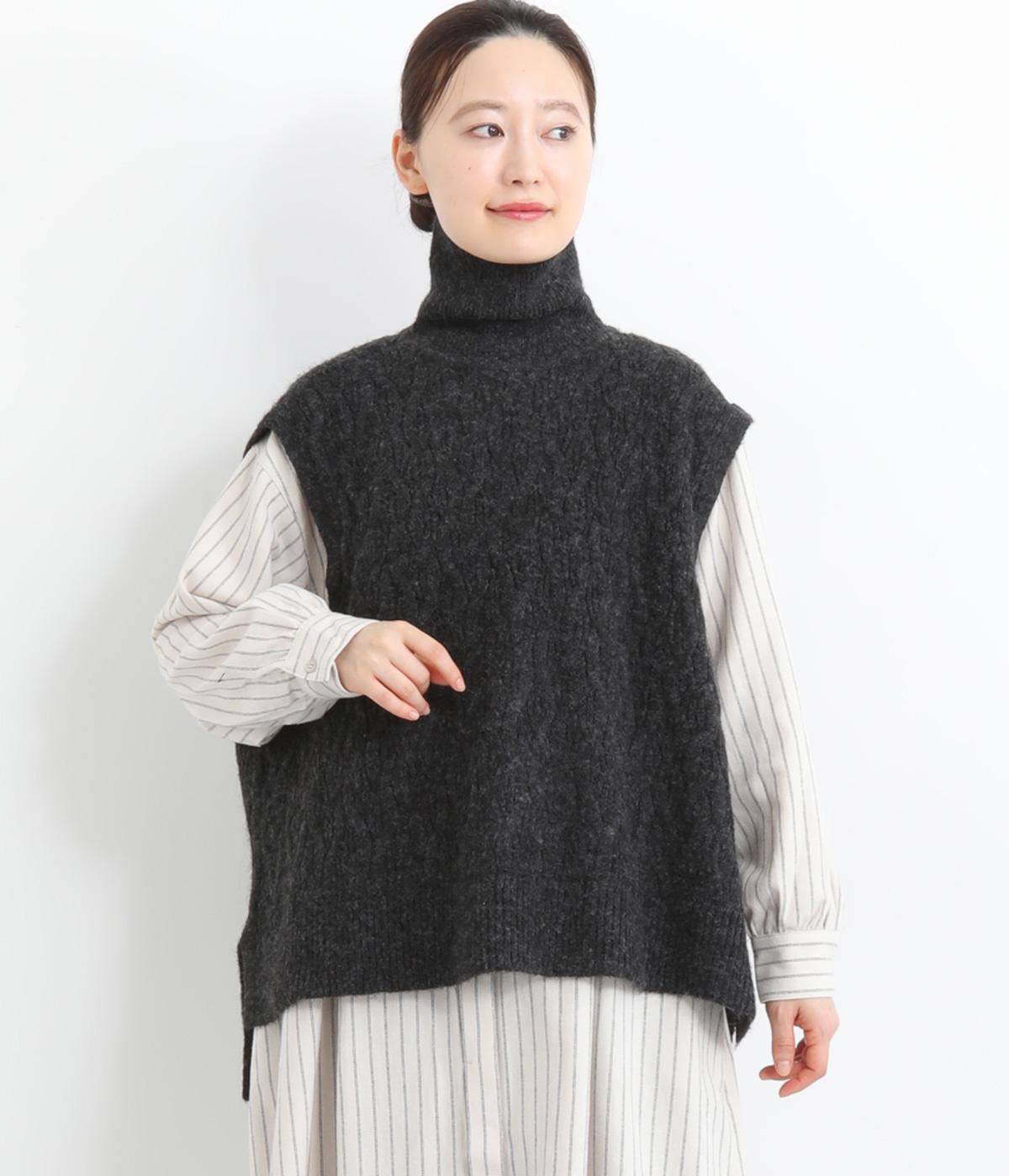 ケーブル編みタートルニットベスト（m.n）の商品詳細