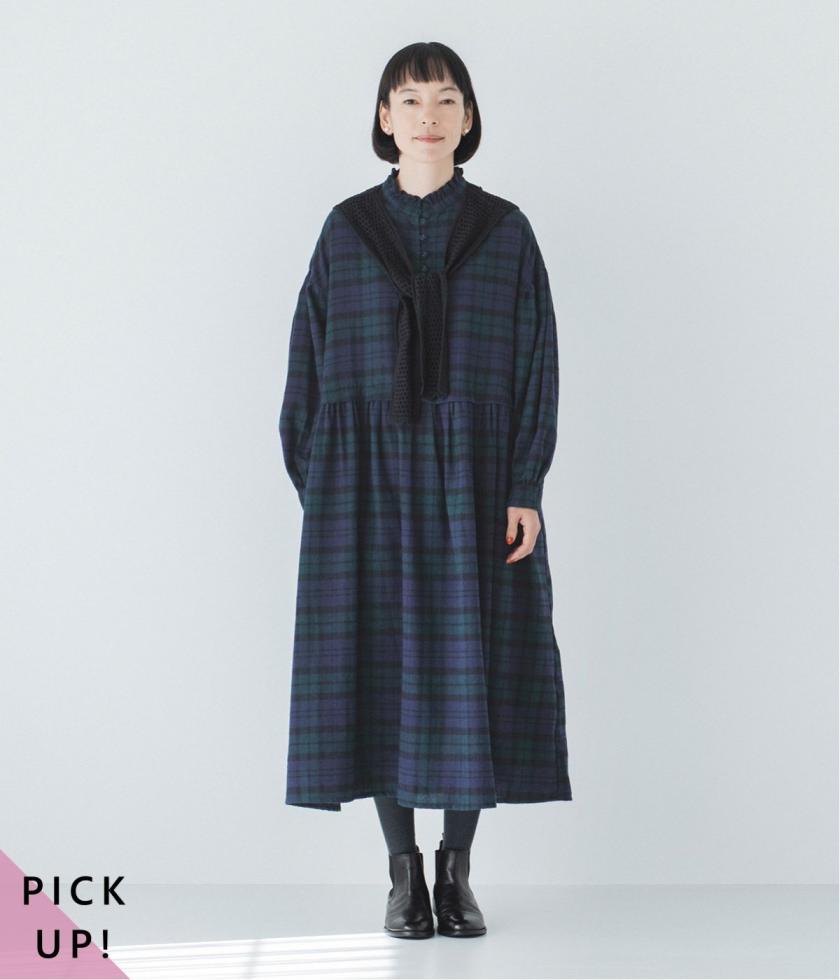 襟フリルくるみボタンワンピース