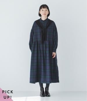 襟フリルくるみボタンワンピース