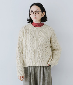 ケーブルニット クルーネックカーディガン（LE GLAZIK）の商品詳細