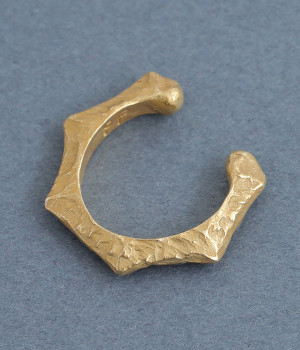 ヘーリオス　イヤーカフ