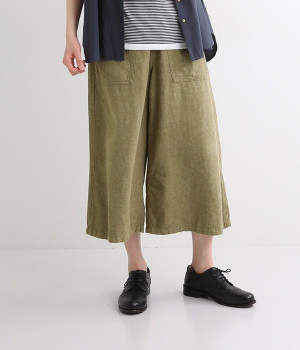 タッククロップドパンツ