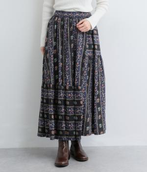 コットンモダール　ストライプフラワープリント　イレギュラーティアードスカート(ブラック-F)