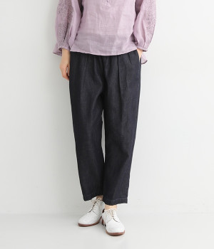 フレンドシップリネンクロップドテーパードパンツ