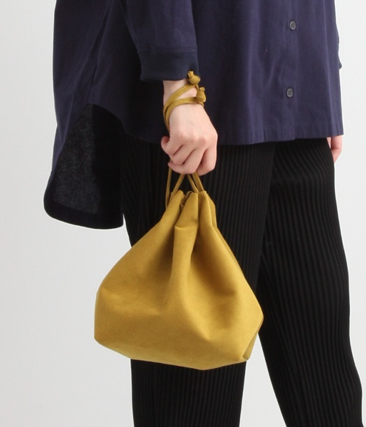 マイクロファイバースエード 巾着バッグ（Creed）の商品詳細