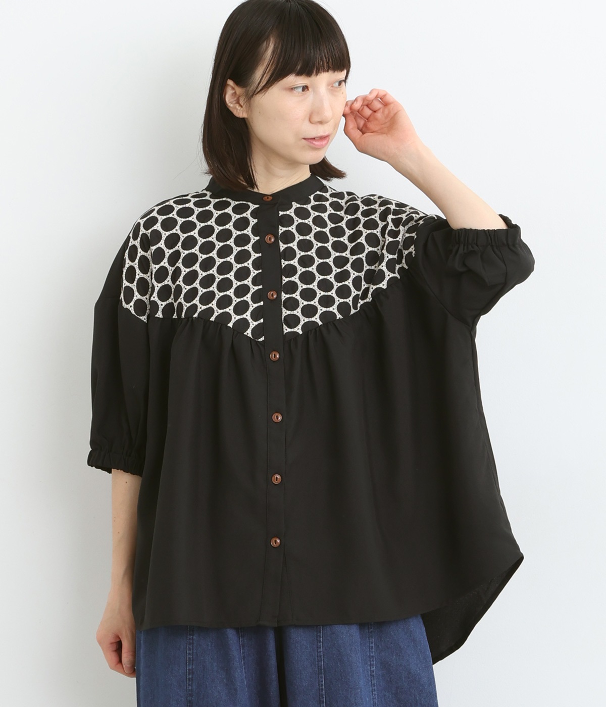 丸柄刺繍無地V切り替えシャツ（COLORK）の商品詳細