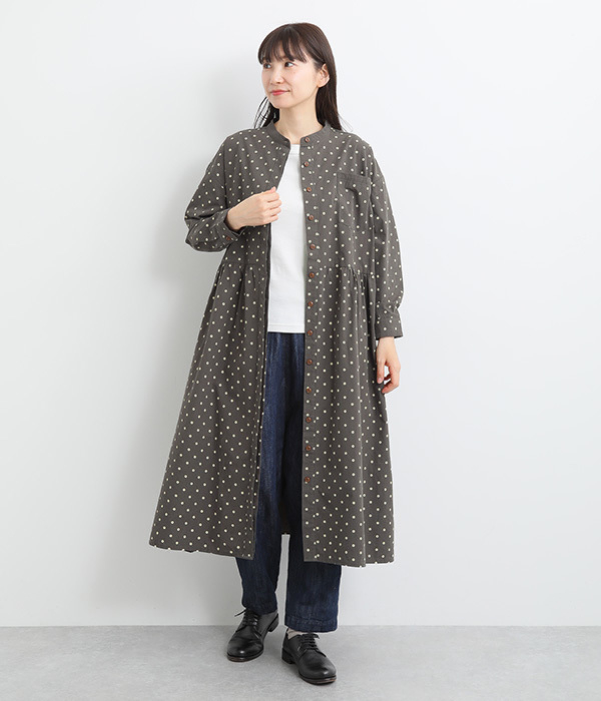 再値下げ　ドット　ワンピース　ベージュ　COLORK カラック　ナチュラン ドット バンドカラー切替ギャザーワンピース（COLORK）の商品詳細