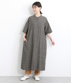 ドットジャカード 後ろギャザーワンピース