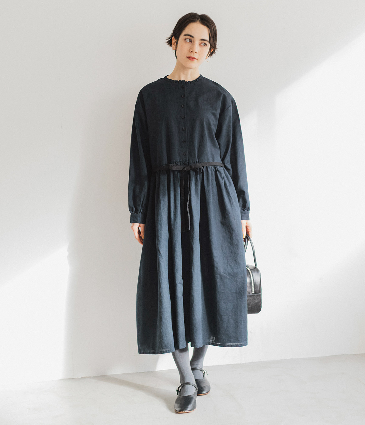 コットンリネンフリル襟ワンピース（&yarn）の商品詳細