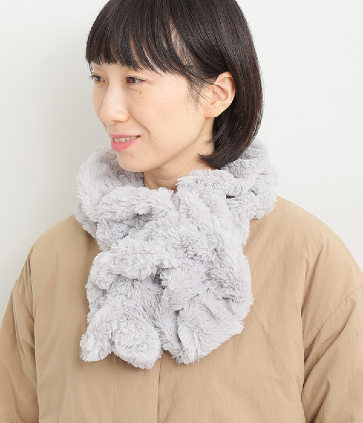 ネジネジ　ファーマフラー(ライトグレー-ONESIZE)