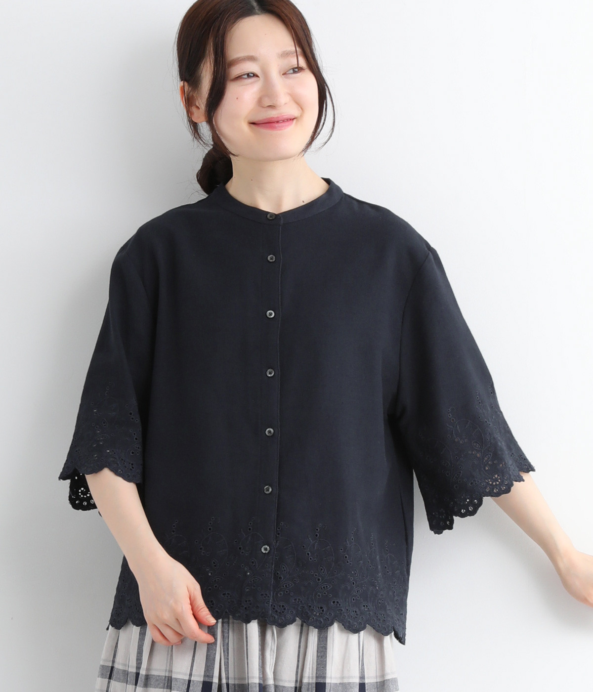 CLARIS スカラップ刺繍ブラウス FRAY I.D（フレイアイディー）の「スカラップ刺繍ブラウス