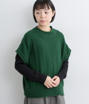 ラムウールケーブルニットベスト