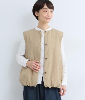 中綿キルティング　ノーカラーベスト