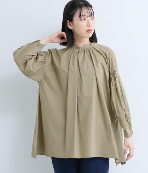 リーニエントタイプライター　袖ギャザーブラウス