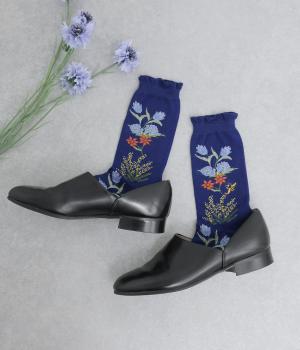 ハイゲージクルーソックス　刺繍　FLOWER