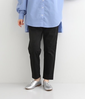 コットンポリウレタンキャンブリックテーパードパンツ