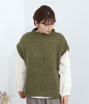 スラブヤーンニットベスト(カーキ-M)