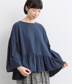 コットンソフトアムンゼン裾ななめフリルブラウス(ネイビー-L)