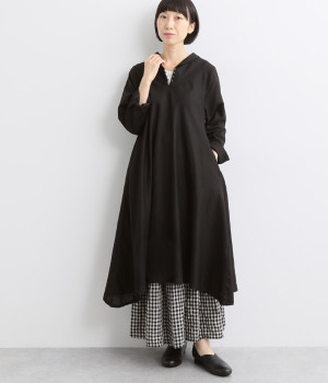 コットンラミー無地変形ヘムラインワンピース