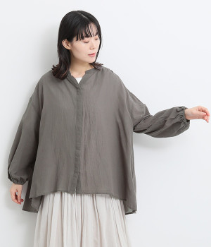 コットンジョーゼット 前あき袖口タックブラウス(チャコール-ONESIZE)