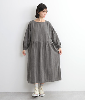 コットンリネンスラブクルーネックギャザーワンピース(チャコール-L)