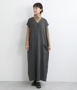 Vネックニットノースリーブワンピース(チャコール-M)
