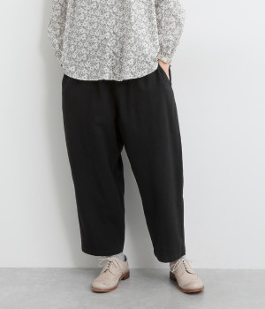 コットン15番ワッシャーリラックスフィットテーパードパンツ