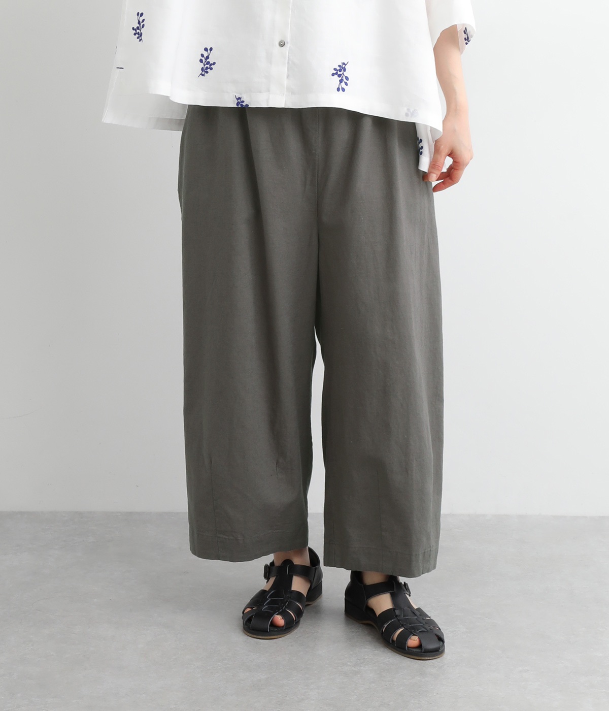 コットンリネンオックス裾タックパンツ(チャコール-L)